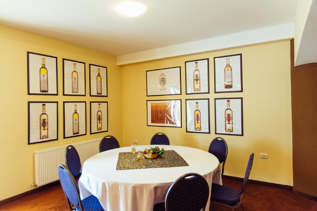 Отель Casa Domeniile Vinului Аюд Экстерьер фото